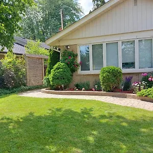 https://private-apartment-close-to-airport-toronto-pearson.hotelstorontoontario.org